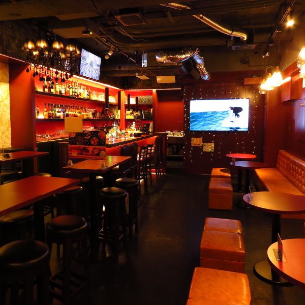 【貸切】20名様前後～最大50名様での貸切OK。3時間パーティープラン、生ビールも含む飲み放題付きコースあり★営業時間外の早い時間帯も貸切可能です。大画面モニターのご利用可能、着席or立食での席配置もご相談ください。会社宴会、二次会、女子会、学生宴会、誕生日などパーティーシーンでご利用ください。