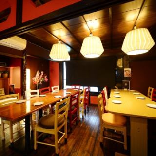 ８名以上でワイワイ貸切可能な、古民家風、２階個室席！