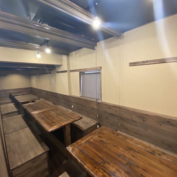 【人気の完全個室◎】4名・6名・8名・12名個室まで、各種完全個室完備しております。デートやコンパ、会社の宴会など様々なシーンでご利用頂けます♪また、パーテーションで区切った反個室も御座いますので、様々な用途でお使いいただけます！
