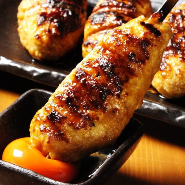 【人気のつくねは全4種類】大きいサイズのつくねは旨味が凝縮されて絶品です！ 1本