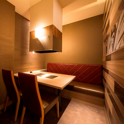 ジンギスカン店とは思えないスタイリッシュな店内