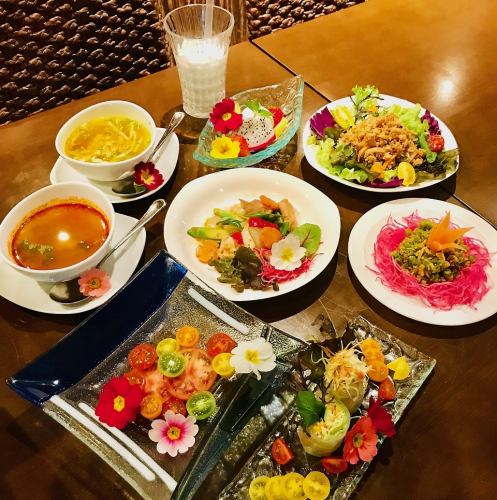 【女子会コース】八百屋さんのお野菜とエディブルフラワーたっぷりタピオカ付全6品2500円★