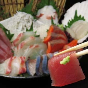 【1.5h飲み放題付】お刺身.鶏の唐揚げ.海鮮ばらチラシの入ったコスパ重視コース〈全7品〉3980円