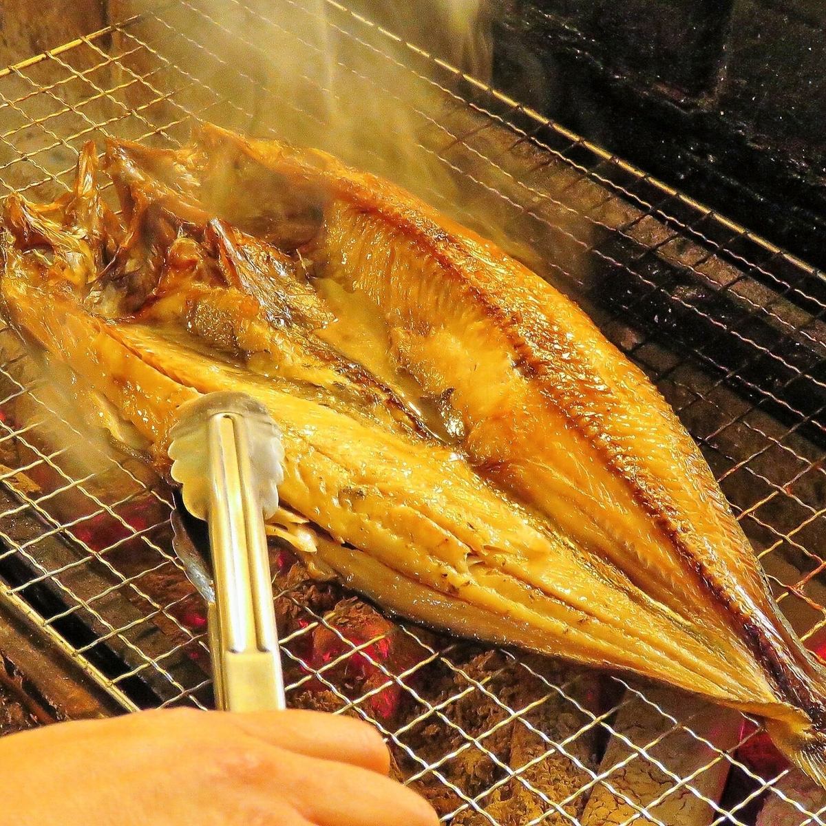 以北海道的美味海鮮料理和嚴選全國各地的當地酒恭候您的光臨！