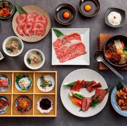 [Omi beef course] 11 dishes in total including Omi beef assortment, Omi beef large yakisuki, meat appetizers, etc. 8,250 yen (tax included)