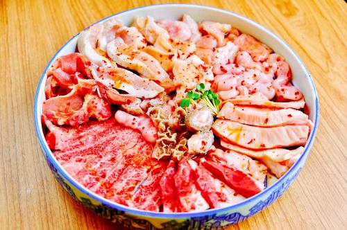 [Assorted platters are a great deal!] Just order the assorted platter and add your favorite cuts if you have any♪
