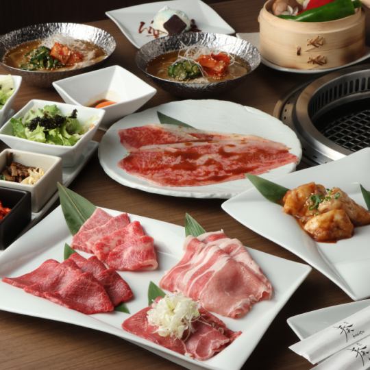 【調コース】 上タン、ランプ、イチボ、サーロイン、特選カルビ、冷麺など7700円(税込)