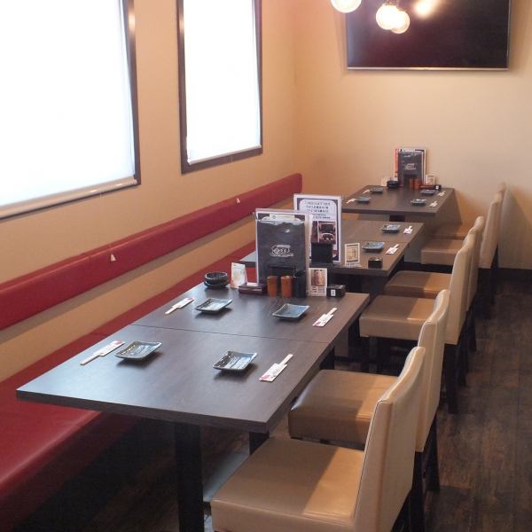 A banquet with up to 20 people can be connected by connecting the table seats inside the shop! In addition, because the layout can be changed for a movable table, we will prepare the seat of the customer's desire ♪