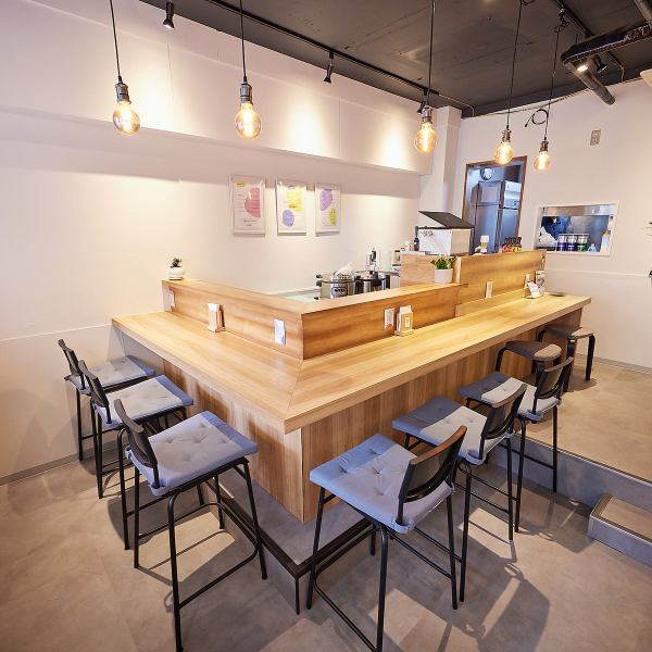 The store is clean and comfortable, even at first glance.Counter seats are also available, so please feel free to use it for one person.The Korean talk with the friendly shopkeeper is also fun and the time passes quickly.Please stop by for a drink after work as well as lunch time ♪