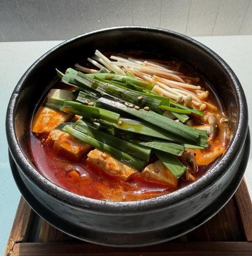 メインに合わせた小鉢やスープ付き！