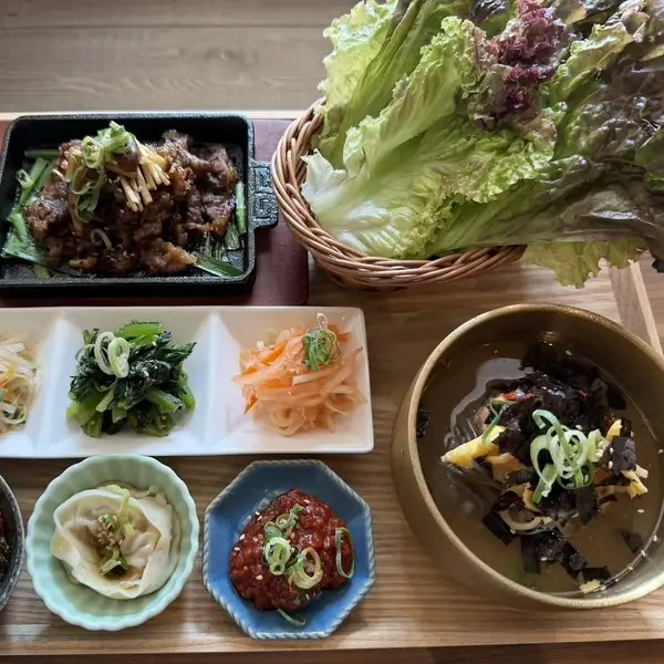【暑い日にぴったり】本場韓国の麺！さっぱり牛骨冷麺♪≪2,079円(税込)≫