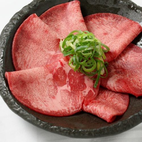 Popular! All-you-can-eat beef tongue ♪