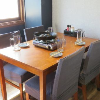 A four-seat table that is perfect for a family meal or a small drinking party with colleagues after work!As with other table seats, the seats are widely spaced to maintain social distancing.In addition, we are fully equipped to prevent infectious diseases, so you can spend your time with peace of mind.