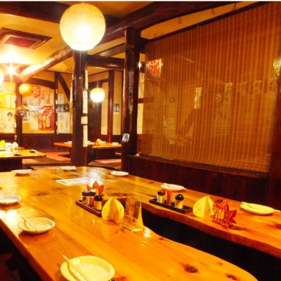 The restaurant has a calm atmosphere with a modern Japanese interior♪