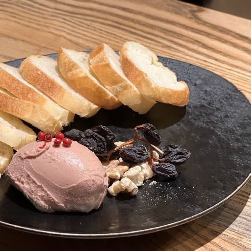 シェフがお洒落な鶏料理を振る舞います♪