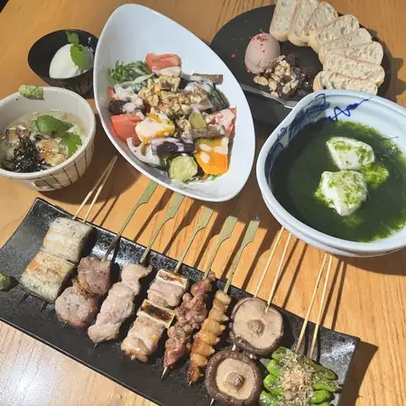 【遠州堪能 焼鳥・鰻満喫コース】鰻の白焼き含む絶品串8種等全13品 特別な宴席に◎8000円(税込)