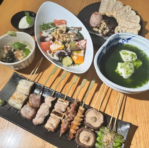 【遠州堪能 焼鳥・鰻満喫コース】鰻の白焼き含む絶品串8種等全13品 特別な宴席に◎8000円(税込)