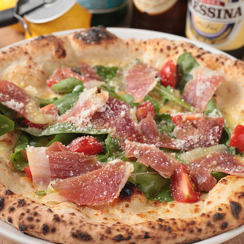 Authentic Neapolitan pizza baked at 500 ° C for each order!