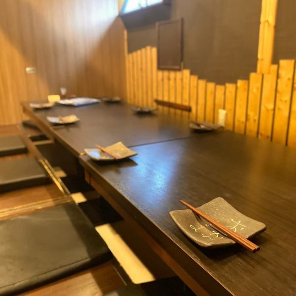 大人数での宴会もお任せください◎会社でのご宴会や同窓会など、大規模な集まりにも対応できる広々とした空間が自慢です。30名様以上から貸切利用も可能で、周りを気にせず仲間だけでゆったり楽しみたい方にぴったり。貸切をご希望の際は、ぜひお早めに店舗までご相談ください！皆様のご来店を心よりお待ちしています♪