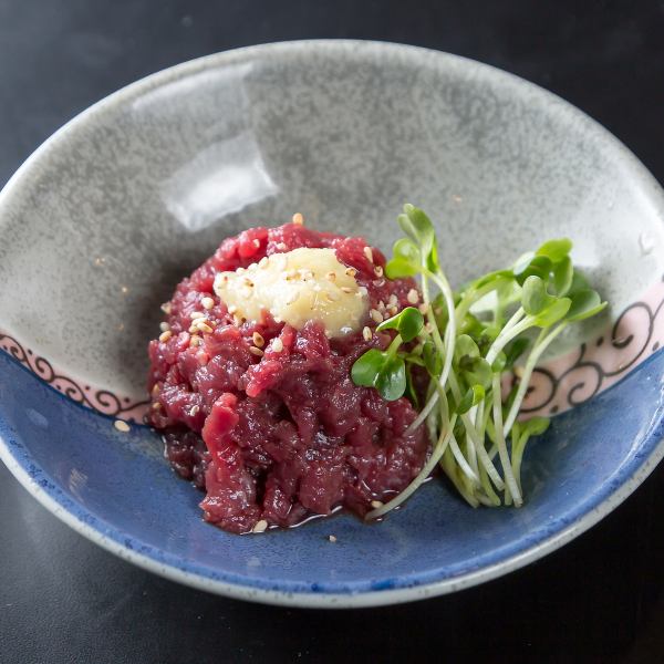 【贅沢な一皿◎】旨み広がる馬刺し1188円(税込)