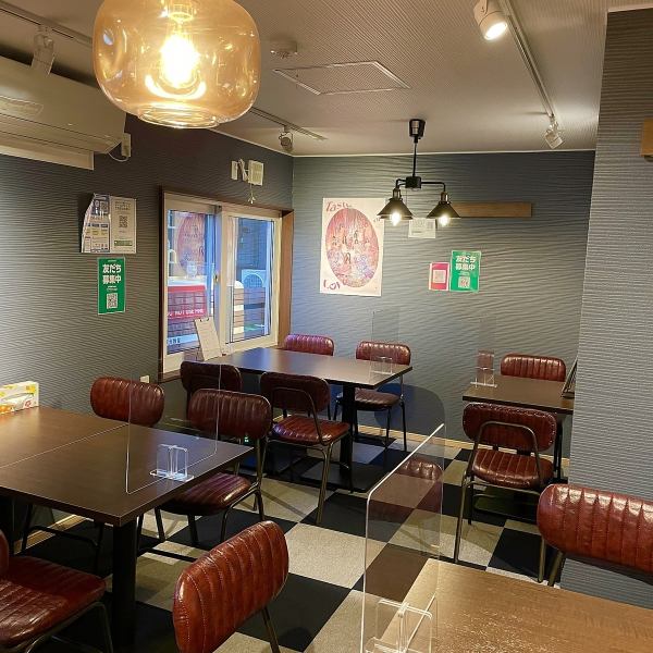 The store has a retro interior that gives you a warm feeling.We aim to create a homey space so that our customers can enjoy a relaxing and private time.