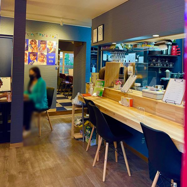 The counter seats can be used casually even by one person! The cozy interior of the restaurant makes it easy for women to enter alone.