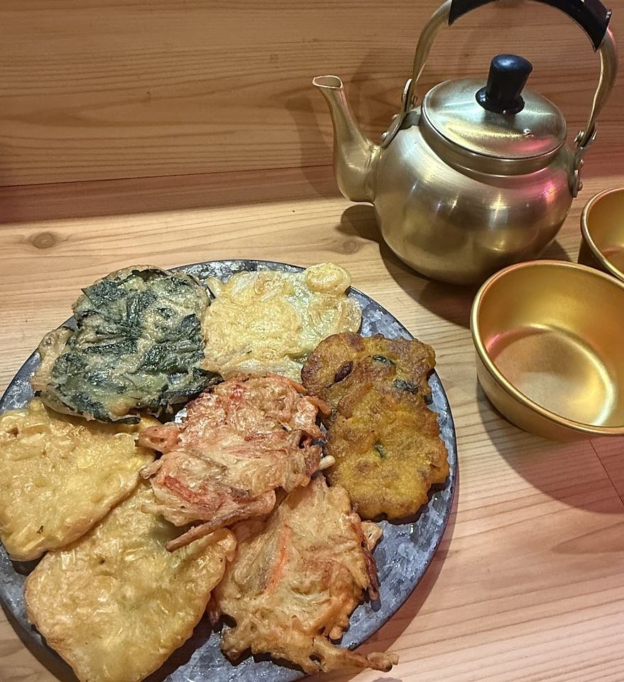 A restaurant where you can easily enjoy Korean street food.