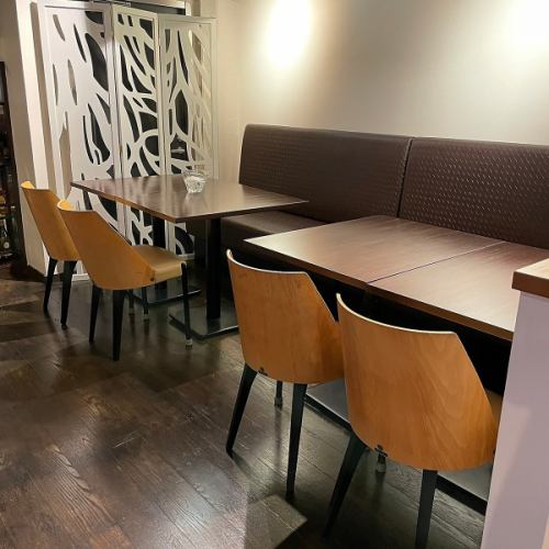 ゆったりテーブル席（4名席）