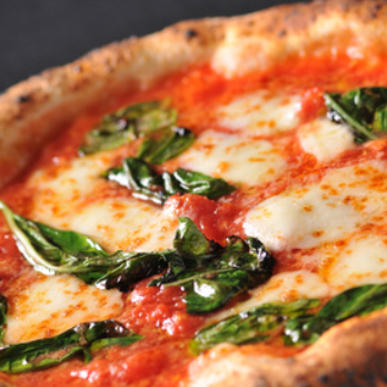 Outstanding authentic pizza starting from 700 yen★