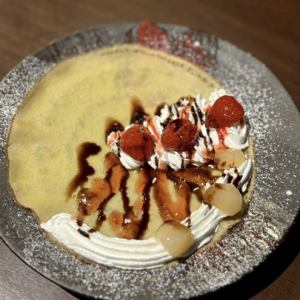 手包みフルーツクレープ