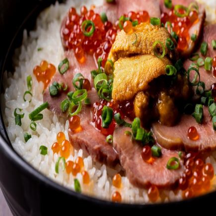 10,000日元！共20道菜【皇家燒烤套餐】平日包含無限暢飲高級飲品！ *週五、週六及假日前一天限時2小時