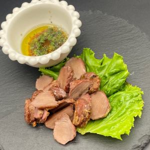 Salt-grilled domestic gizzard with wasabi and seaweed sauce