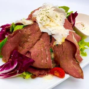 Roast beef salad with soft-boiled egg