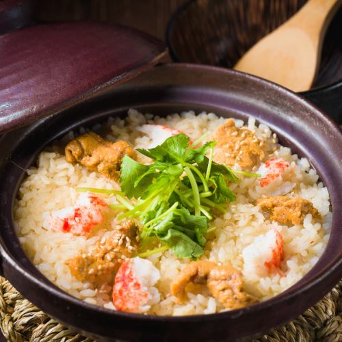 Crab and sea urchin clay pot rice (2 servings)