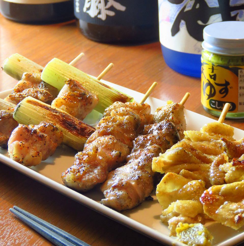 Tottori's specialty chicken "Daisen chicken charcoal skewer" is excellent! Try it