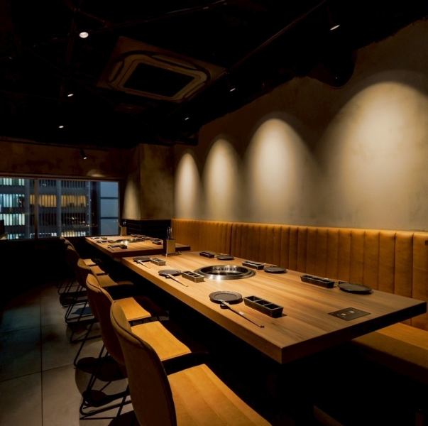 最大12名まで利用可のテーブル！デート、記念日、女子会や合コン、接待にもお使いいただけます◎お席に限りがございますのでお早めにご予約下さい!【#大阪#難波#タン#牛タン#ハラミ#肉#焼肉#昼飲み#デート#女子会#誕生日#記念日#和牛#心斎橋#宴会#歓送迎会】