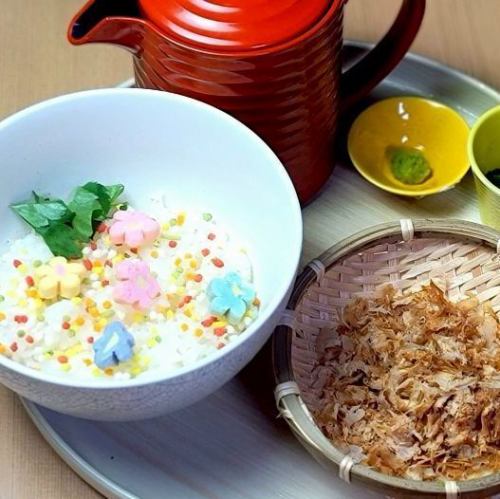 Tsukiji Marukatsu's carefully selected bonito flakes in tea