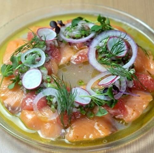 Salmon and grapefruit carpaccio