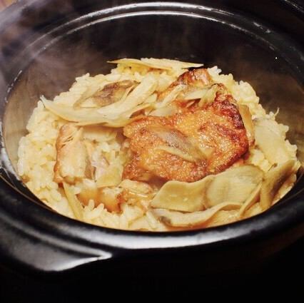 炭火焼き鶏とマイタケの炊き込みご飯