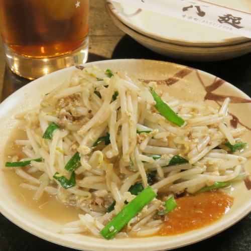 ニンニクと胡麻油の香りが口いっぱいに広がる『チャーメン』はやみつき必至の一皿