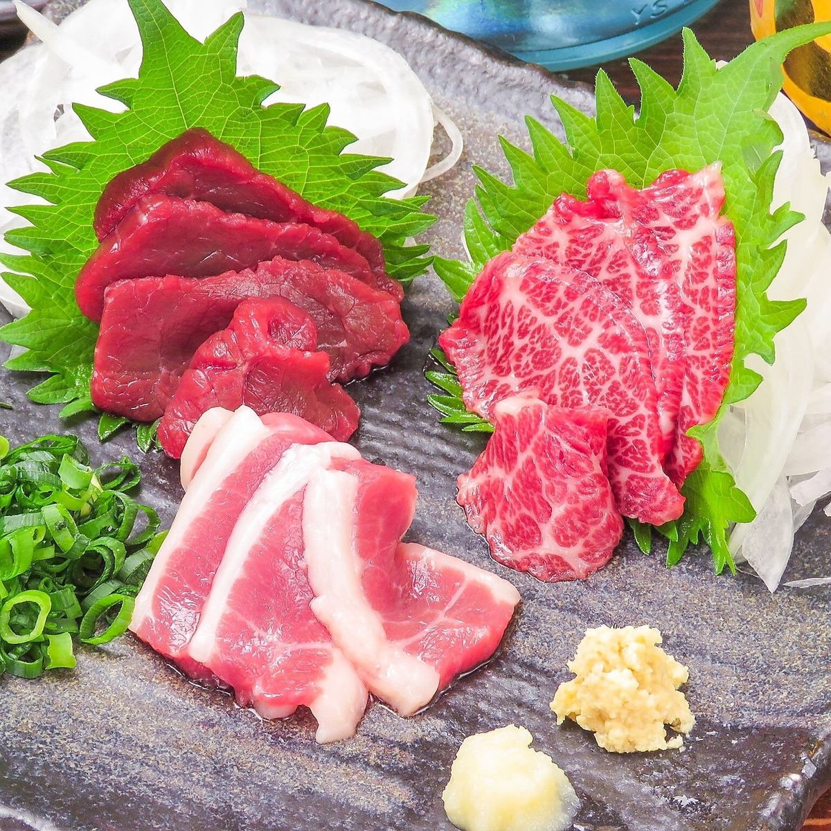 本場博多の味、鹿児島県産黒毛和牛を使用！熊本直送の馬刺も！
