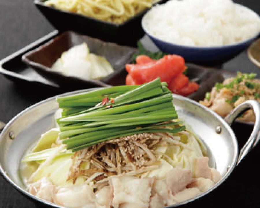 福岡発祥のもつ鍋の名店!絶品もつ鍋と熊本直送の馬刺しもぜひ♪