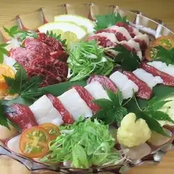 馬刺し盛り合わせ【四種】