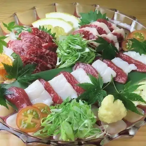 馬刺し盛り合わせ【四種】