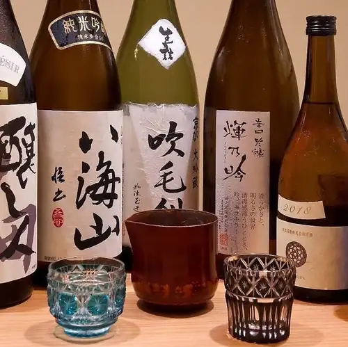 厳選された地酒とこだわりを凝縮した酒器