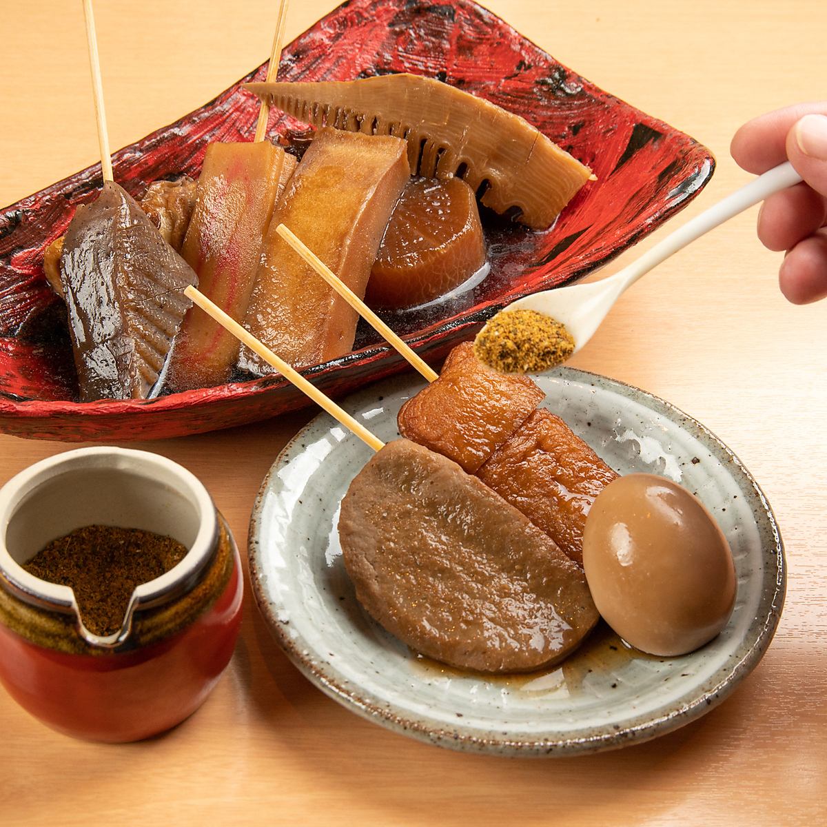 Shizuoka oden stewed in soup stock with plenty of umami from beef tendon ♪