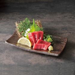 Red bluefin tuna sashimi