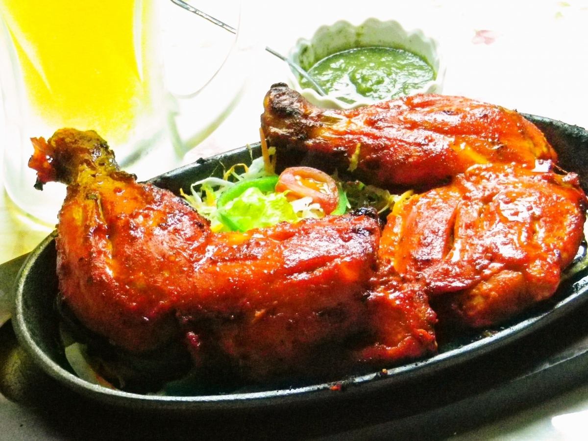 Besides curry, you can also enjoy delicious meat dishes such as chicken and kebab.
