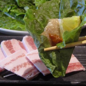 甘酸っぱいレモンと食べるサムギョプサル