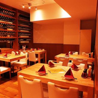 総席数100席！10名様規模でも使える個室も完備！